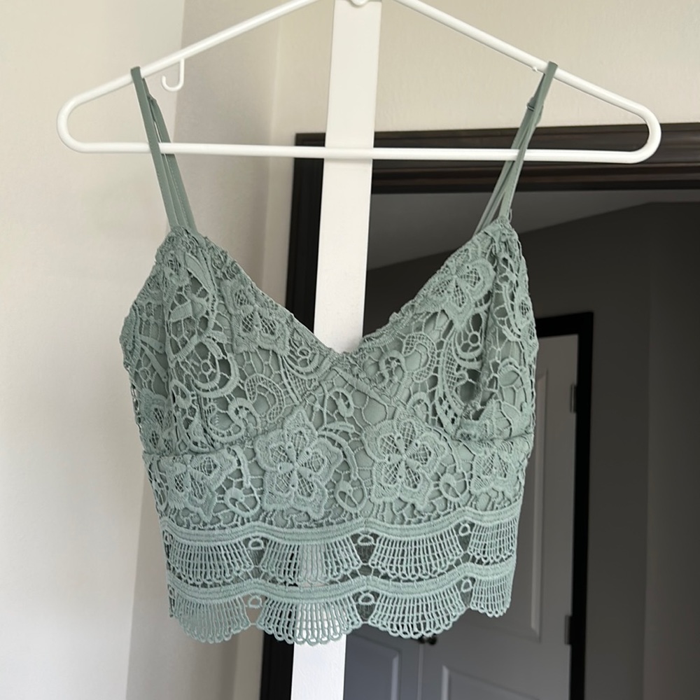 Kendall and Kylie tank